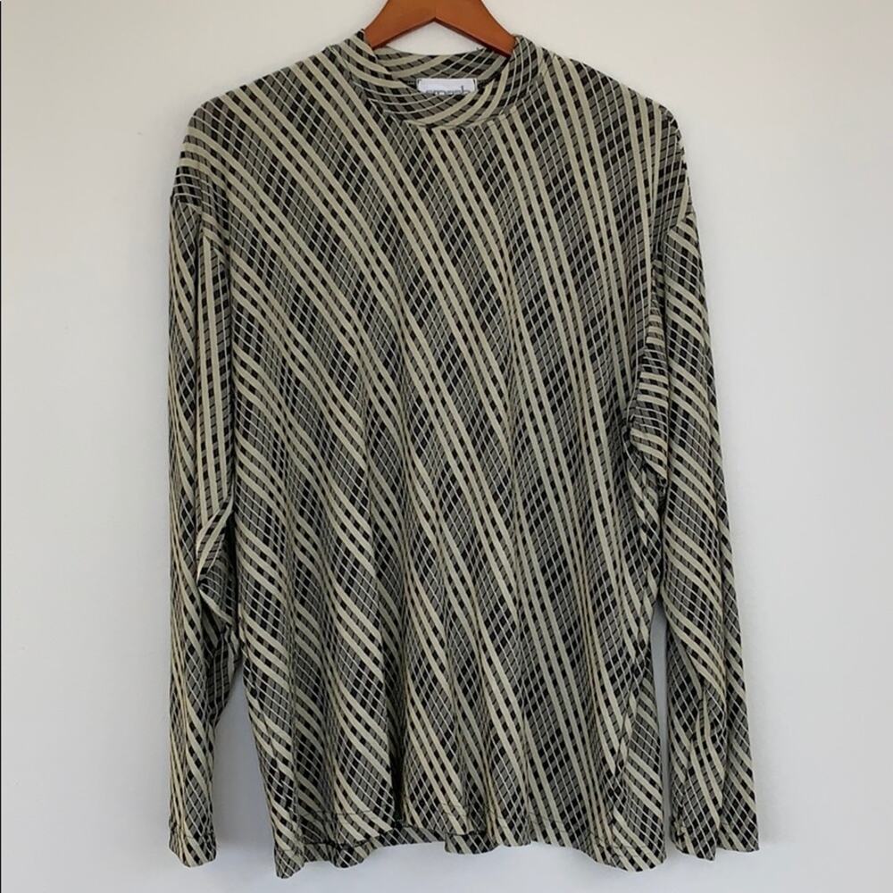 3/$30 Smash vintage cream and black long shirt
